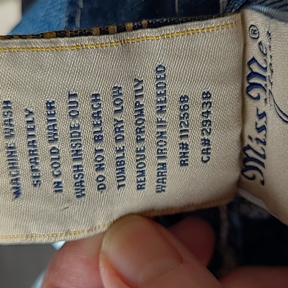 Miss Me Mid-Rise Boot Cut 27 Style No MP86588 34 Inseam - Picture 13 of 16